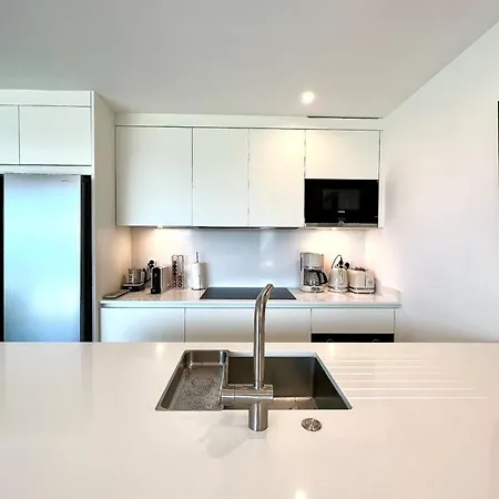 Bright T3 With Pool And Sea View Апартаменты *