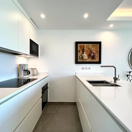 Bright T3 With Pool And Sea View Сент-Максим